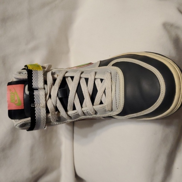 Vandal High(GS) NIKE SHOES W/Original box - Picture 11 of 16